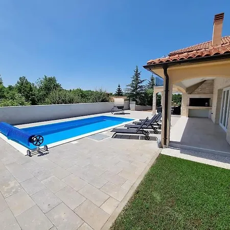 Villa Oasis - Pool In Heart Of Istria