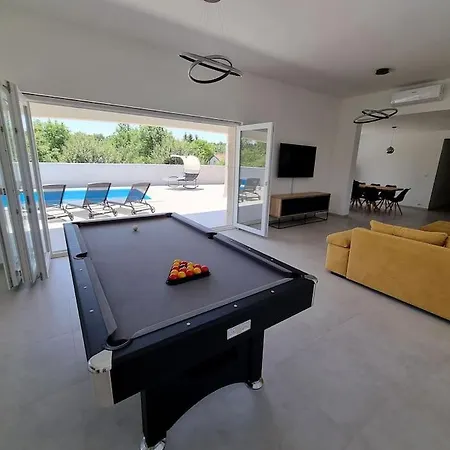 Oasis - Pool In Heart Of Istria Villa