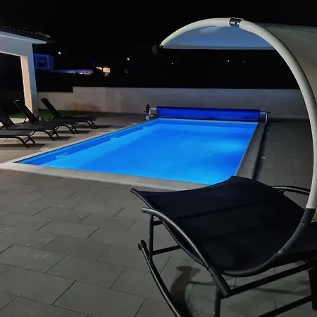 Oasis - Pool In Heart Of Istria Villa